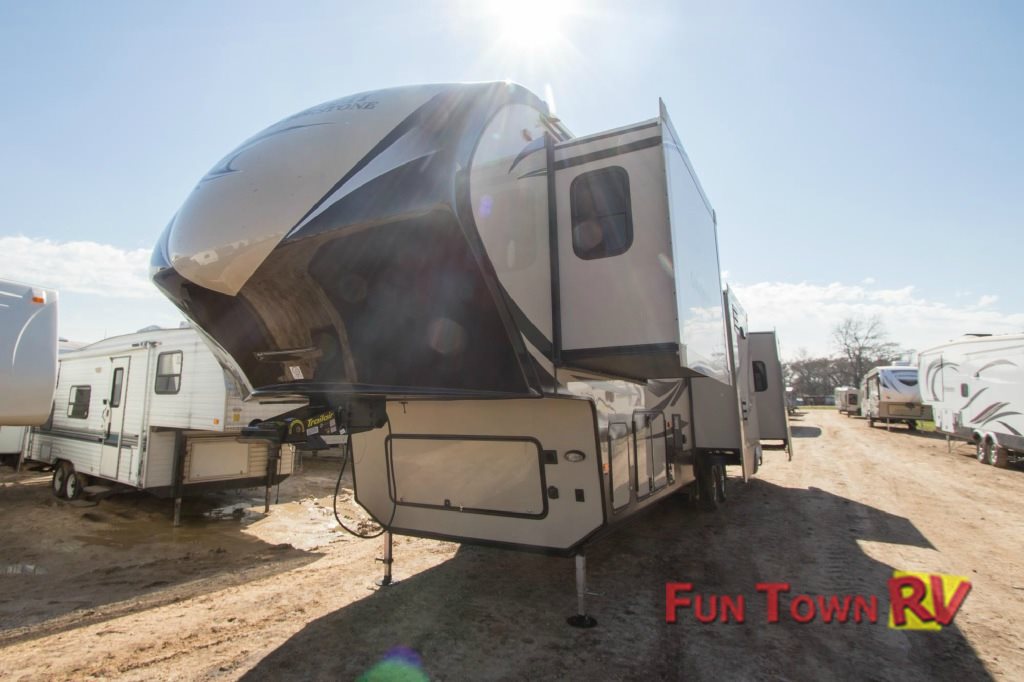 Coachmen Brookstone Fifth Wheel