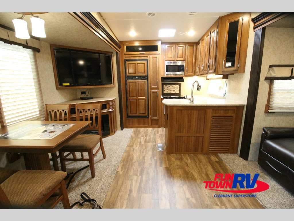 Prime Time Crusader Fifth Wheel Interior