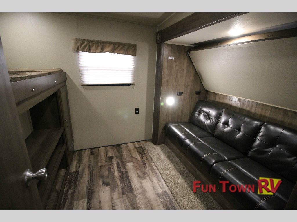 Puma Fifth Wheel Bunkhouse