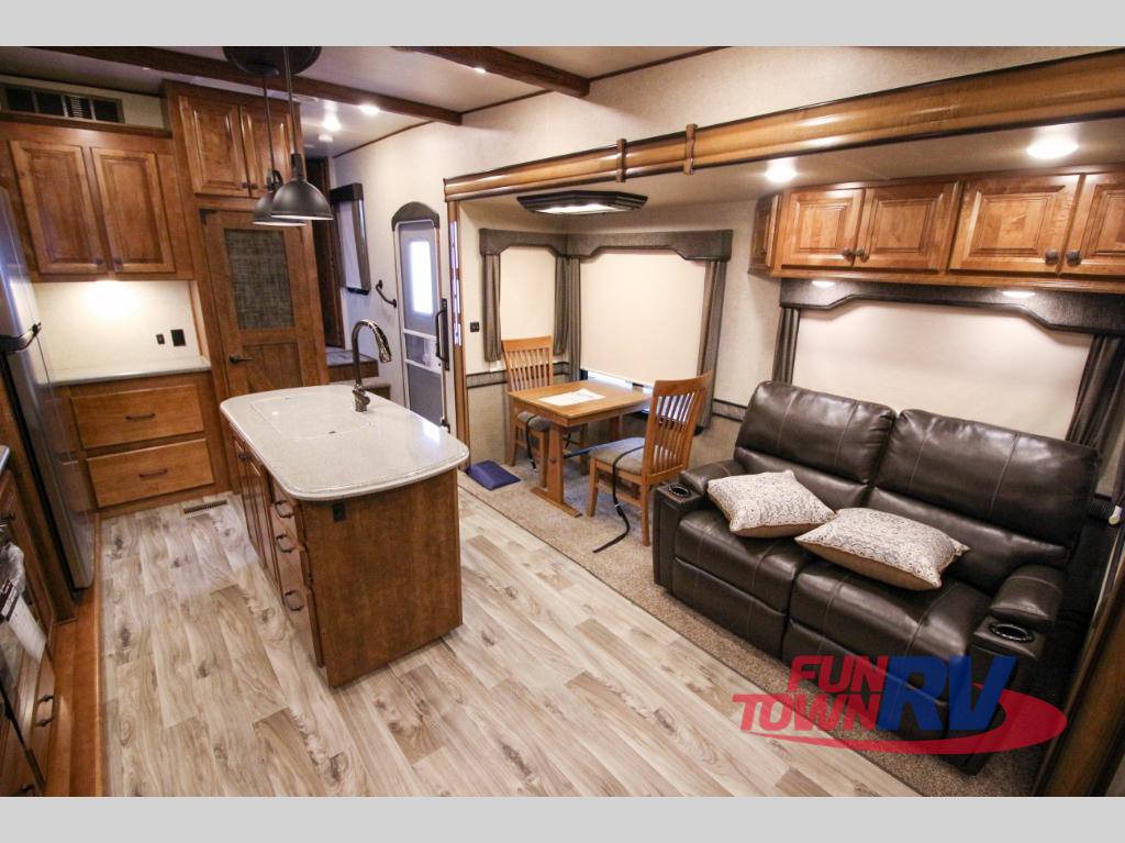 Cruiser RV South Fork Cameron Fifth Wheel Interior